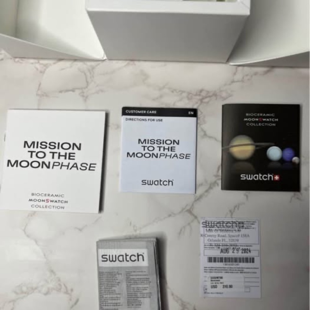OMEGA x Swatch Mission to the Moonphase – Snoopy Edition (Full Set) - Picture 5 of 6